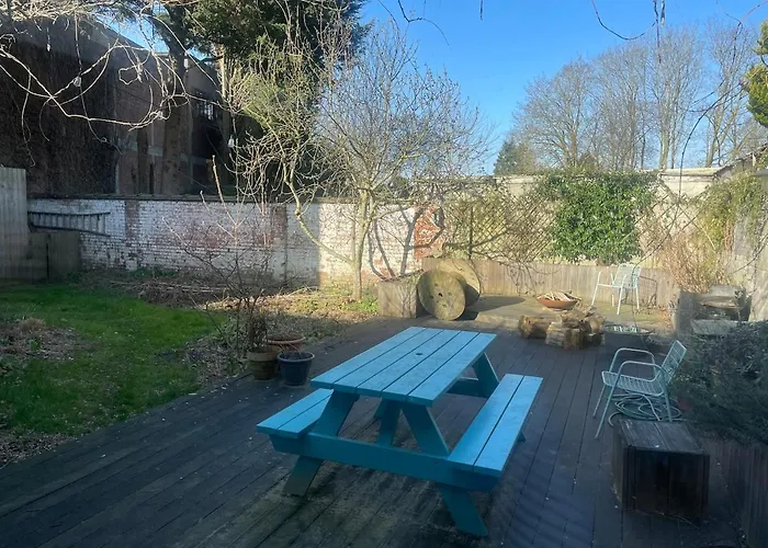 Spacious House With Big Garden Close To The City