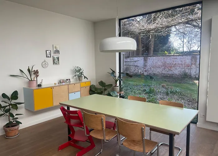 Spacious House With Big Garden Close To The City